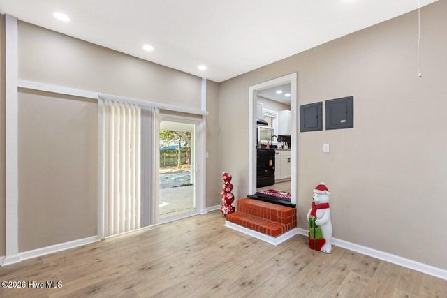 3202 College Road S, Wilmington, NC 28412