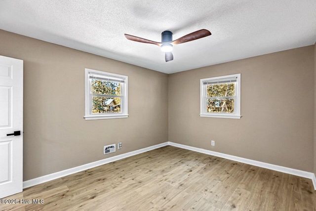 3202 College Road S, Wilmington, NC 28412