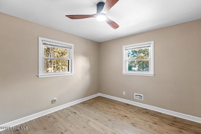 3202 College Road S, Wilmington, NC 28412