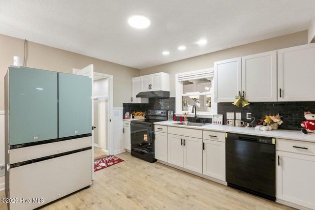 3202 College Road S, Wilmington, NC 28412