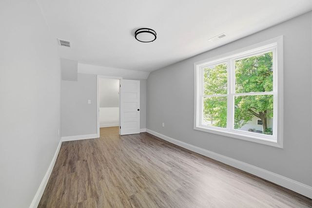 38 wesleya Wesleyan St, Shrewsbury, MA 01545