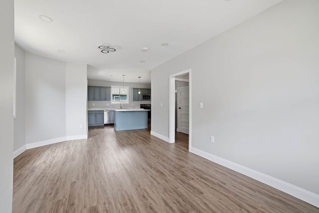38 wesleya Wesleyan St, Shrewsbury, MA 01545