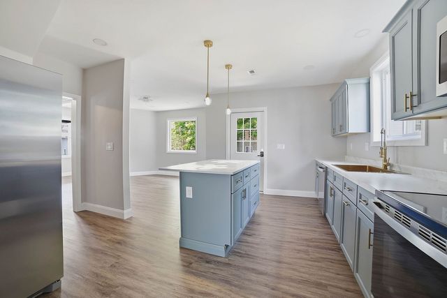 38 wesleya Wesleyan St, Shrewsbury, MA 01545