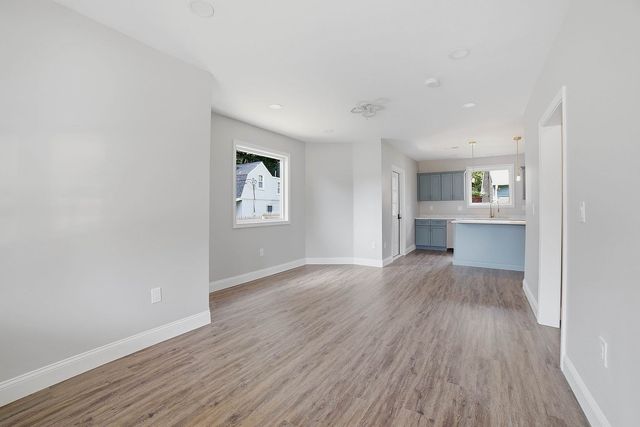 38 wesleya Wesleyan St, Shrewsbury, MA 01545
