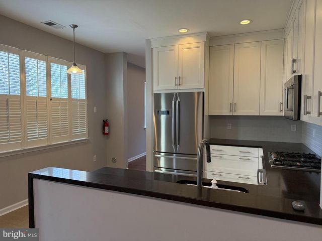 3 CAREY ST, Pennington, NJ 08534