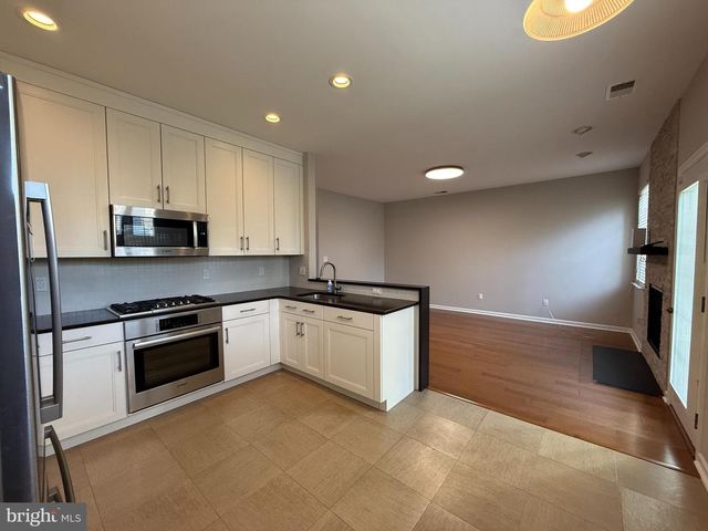 3 CAREY ST, Pennington, NJ 08534