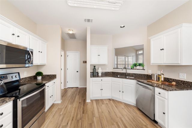 207 Wesley Ridge DR, Spicewood, TX 78669