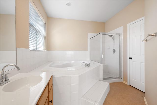 207 Wesley Ridge DR, Spicewood, TX 78669