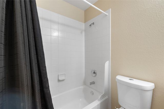 207 Wesley Ridge DR, Spicewood, TX 78669