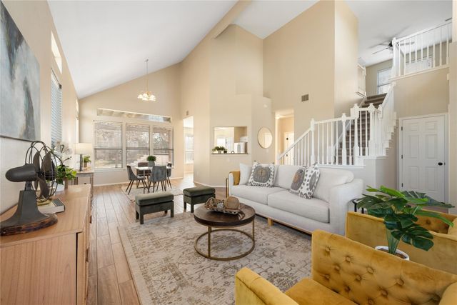 207 Wesley Ridge DR, Spicewood, TX 78669