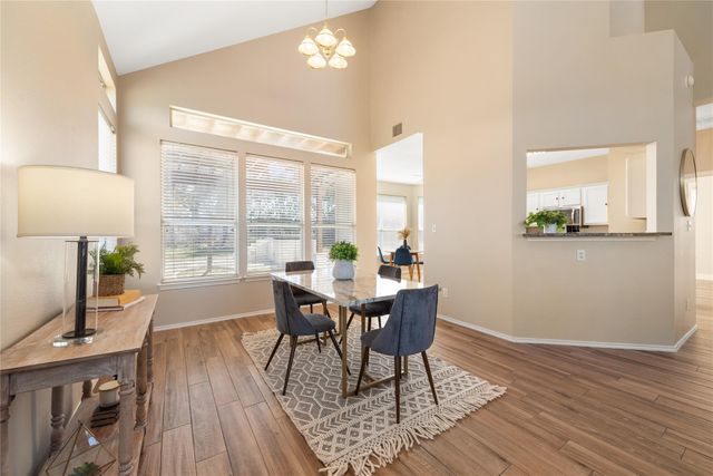 207 Wesley Ridge DR, Spicewood, TX 78669