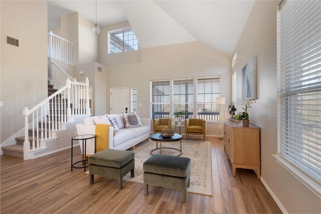 207 Wesley Ridge DR, Spicewood, TX 78669