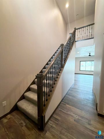 5925 S Spirea Ave Avenue, Sioux Falls, SD 57108