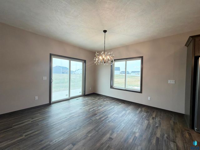 5925 S Spirea Ave Avenue, Sioux Falls, SD 57108