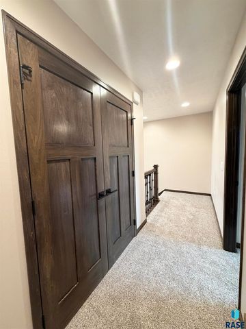 5925 S Spirea Ave Avenue, Sioux Falls, SD 57108