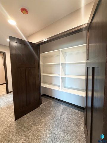 5925 S Spirea Ave Avenue, Sioux Falls, SD 57108