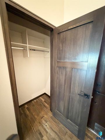 5925 S Spirea Ave Avenue, Sioux Falls, SD 57108