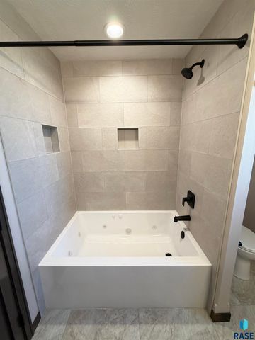 5925 S Spirea Ave Avenue, Sioux Falls, SD 57108