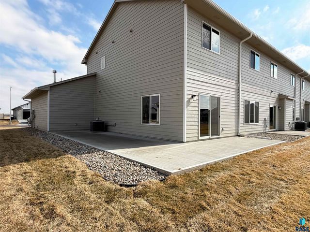 5925 S Spirea Ave Avenue, Sioux Falls, SD 57108
