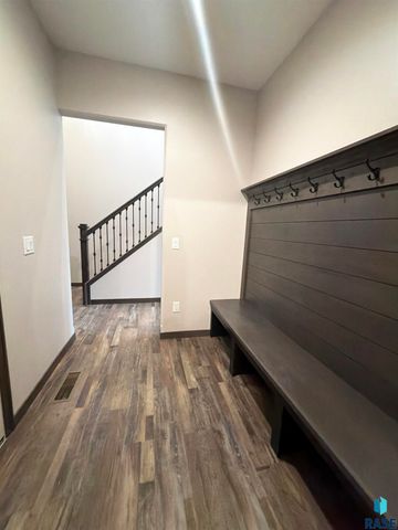 5925 S Spirea Ave Avenue, Sioux Falls, SD 57108