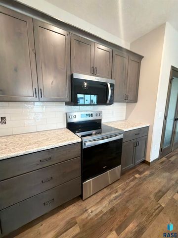 5925 S Spirea Ave Avenue, Sioux Falls, SD 57108