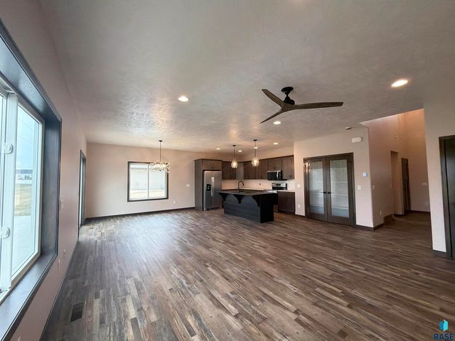 5925 S Spirea Ave Avenue, Sioux Falls, SD 57108