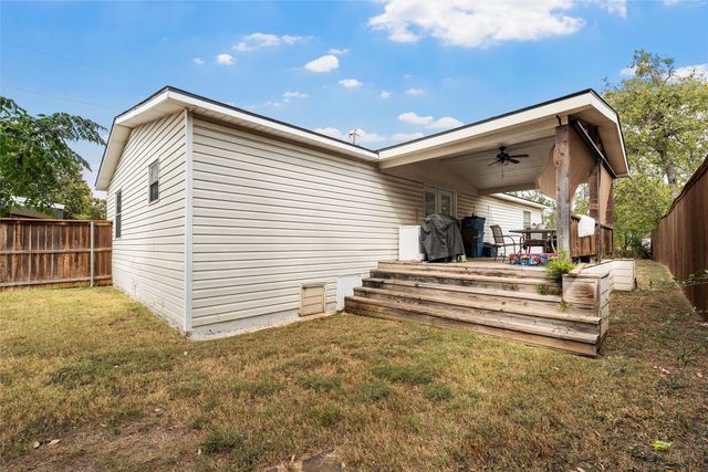 210 W 9th Street, Mcgregor, TX 76657