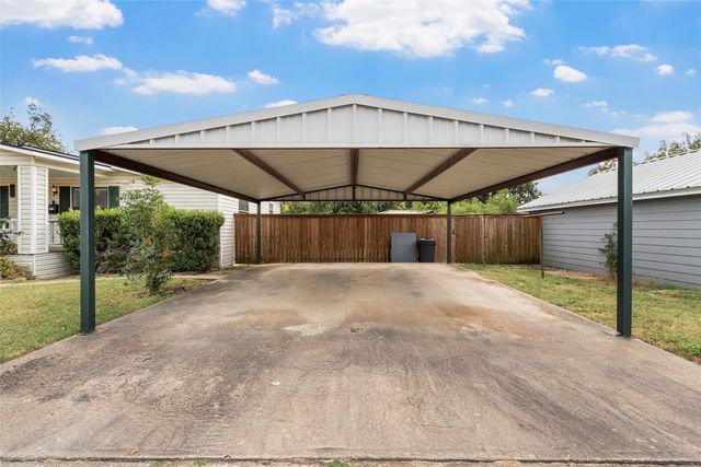 210 W 9th Street, Mcgregor, TX 76657