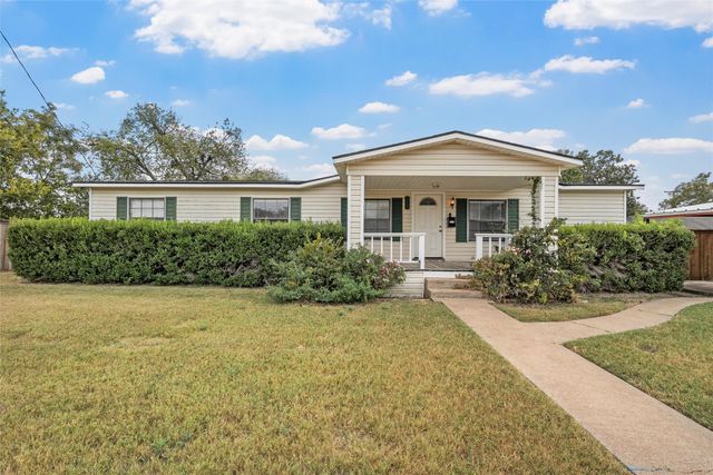 210 W 9th Street, Mcgregor, TX 76657