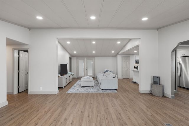 210 W 9th Street, Mcgregor, TX 76657