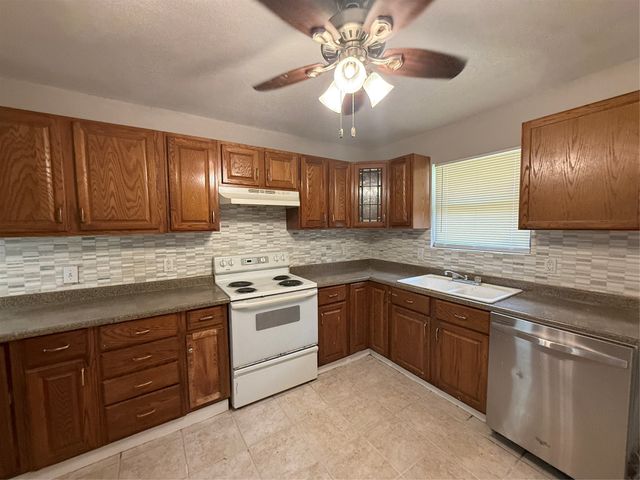 609 Trout Street, Rockwall, TX 75032