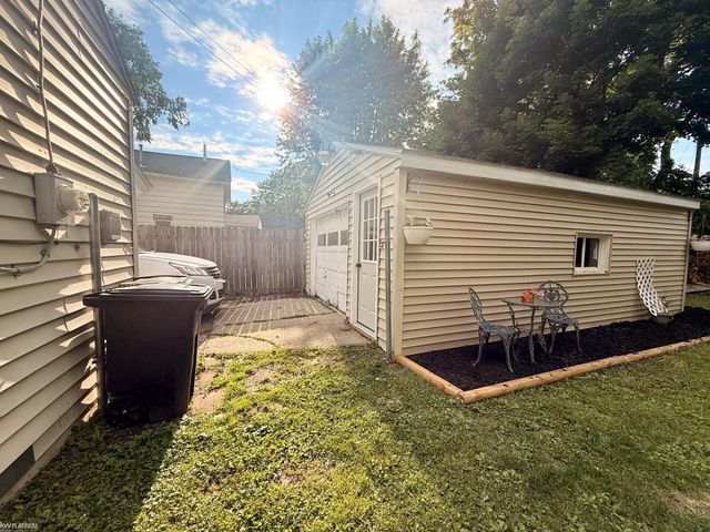 1542 Vermont Street, Saginaw, MI 48602