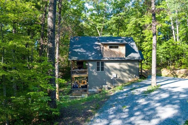 318 Lees Ride, Mccaysville, GA 30555