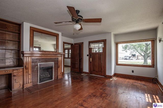 619 S Wilson Rd, Radcliff, KY 40160