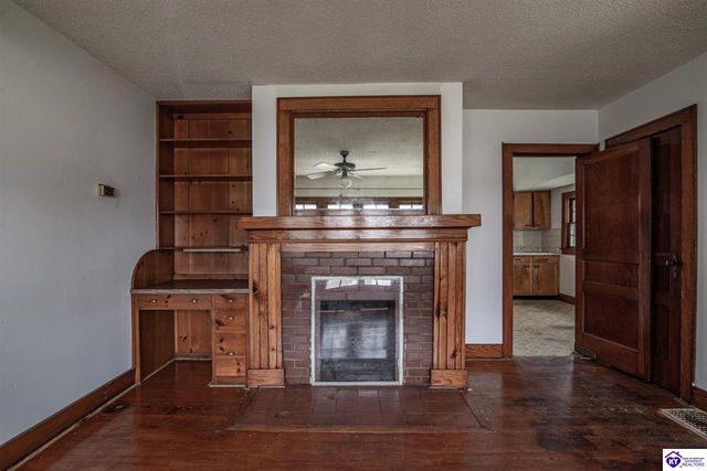 619 S Wilson Rd, Radcliff, KY 40160