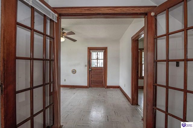 619 S Wilson Rd, Radcliff, KY 40160