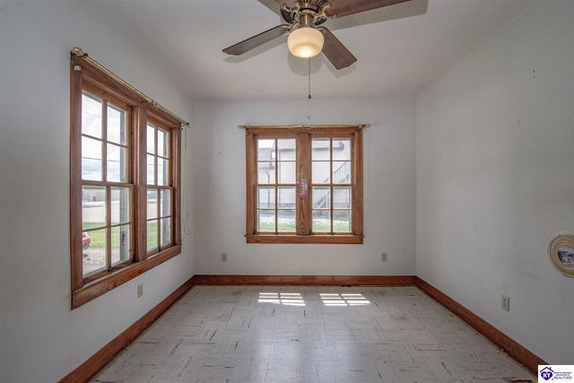 619 S Wilson Rd, Radcliff, KY 40160