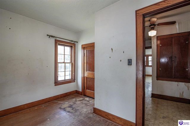 619 S Wilson Rd, Radcliff, KY 40160