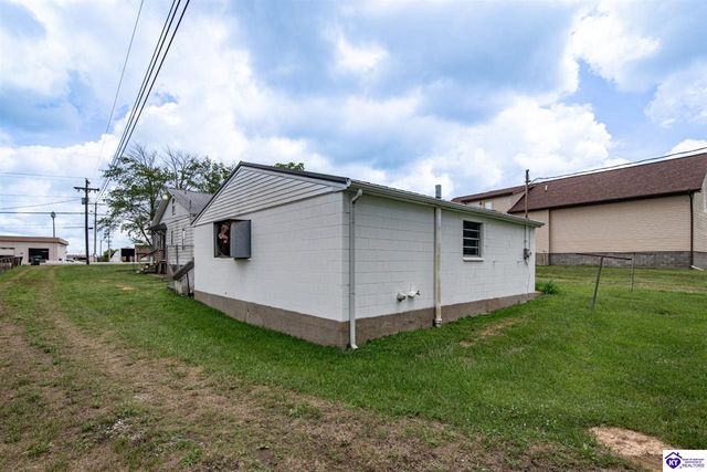 619 S Wilson Rd, Radcliff, KY 40160