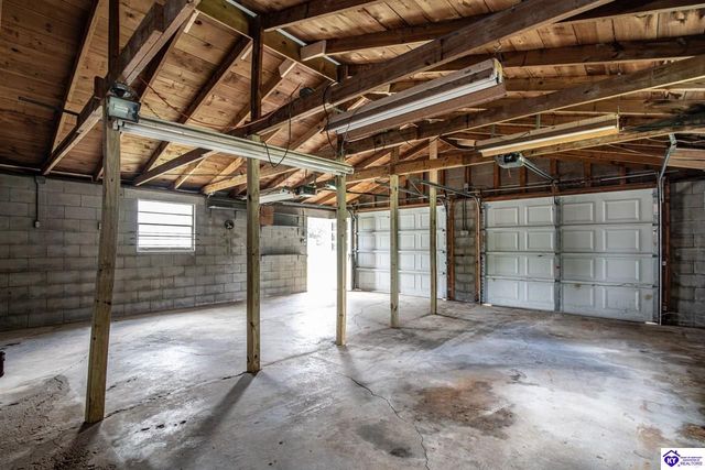 619 S Wilson Rd, Radcliff, KY 40160