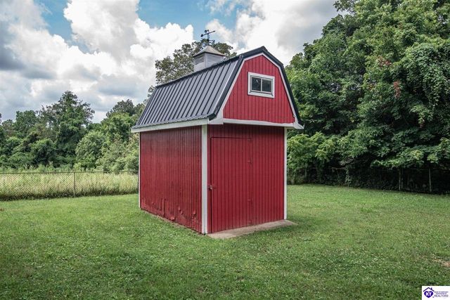 619 S Wilson Rd, Radcliff, KY 40160