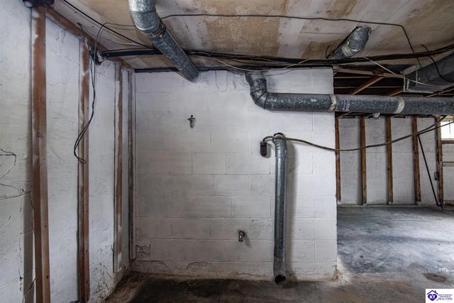 619 S Wilson Rd, Radcliff, KY 40160