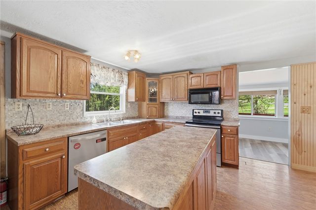 365 W Park Rd, Muddy Creek Twp, PA 16051
