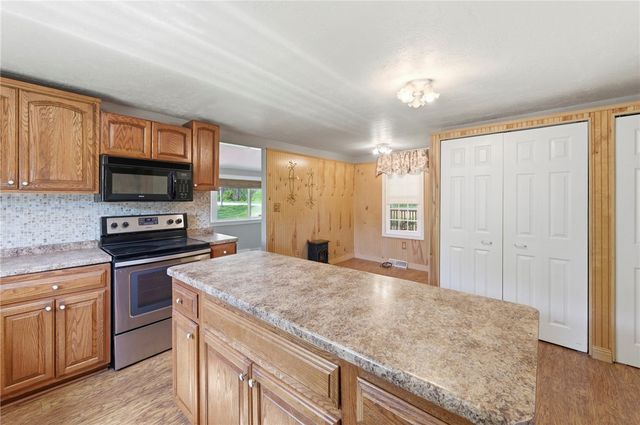 365 W Park Rd, Muddy Creek Twp, PA 16051