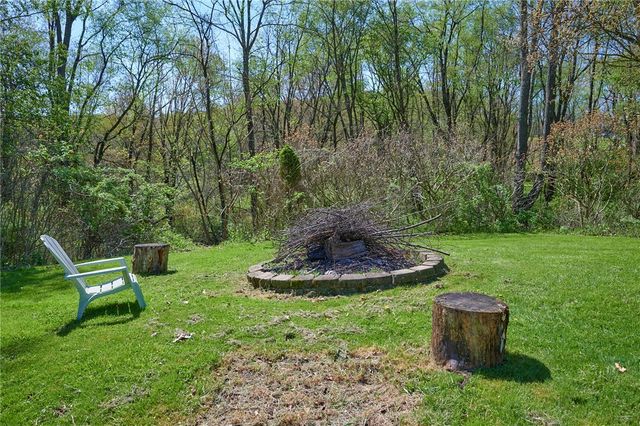 365 W Park Rd, Muddy Creek Twp, PA 16051