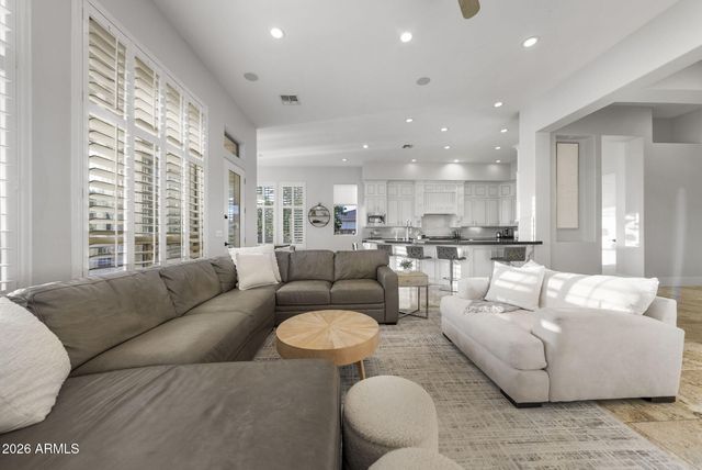6544 S OAKWOOD Way, Gilbert, AZ 85298