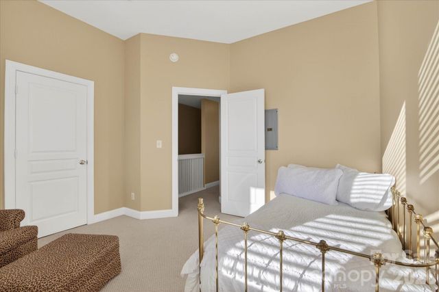 1049 Park West Drive, Charlotte, NC 28209