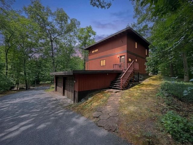 223 Boston Post Rd, Weston, MA 02493