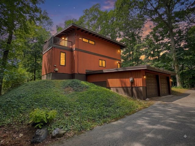 223 Boston Post Rd, Weston, MA 02493