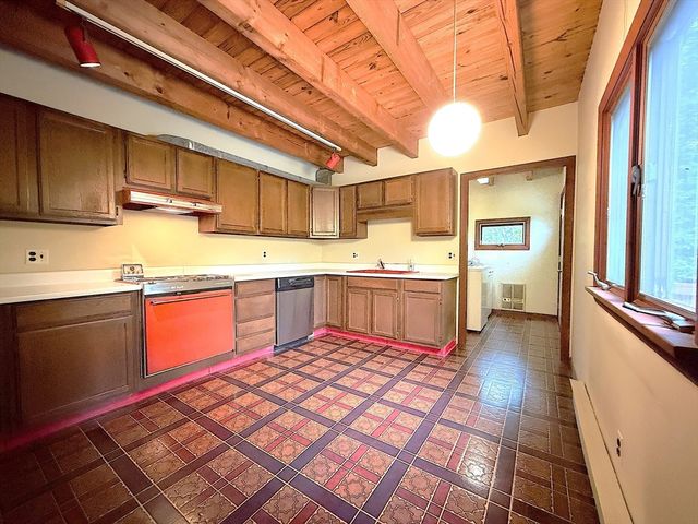 223 Boston Post Rd, Weston, MA 02493